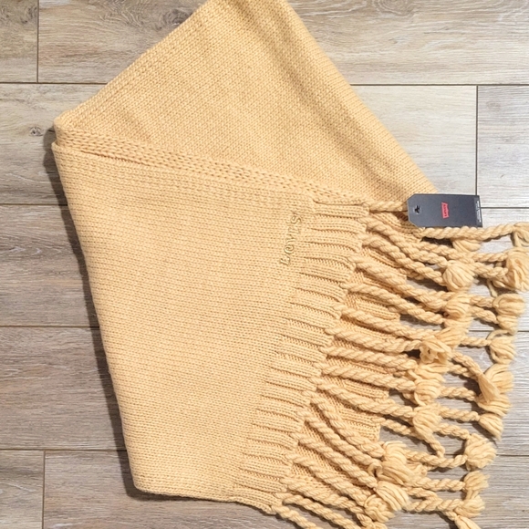 NEW!! Levi's Scarf - Picture 1 of 4